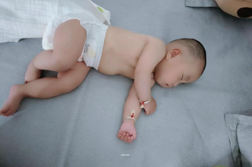 涉县三个月宝宝发育标准 涉县三个月宝宝发育标准